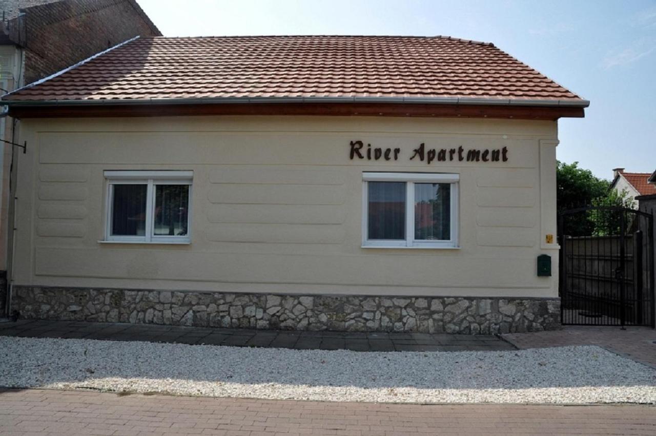 River Apartment Makó Exterior foto